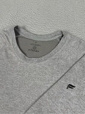 Fabletics Shirt Mens XL Gray Crew Neck Short Sleeve Performance Stretch Athletic